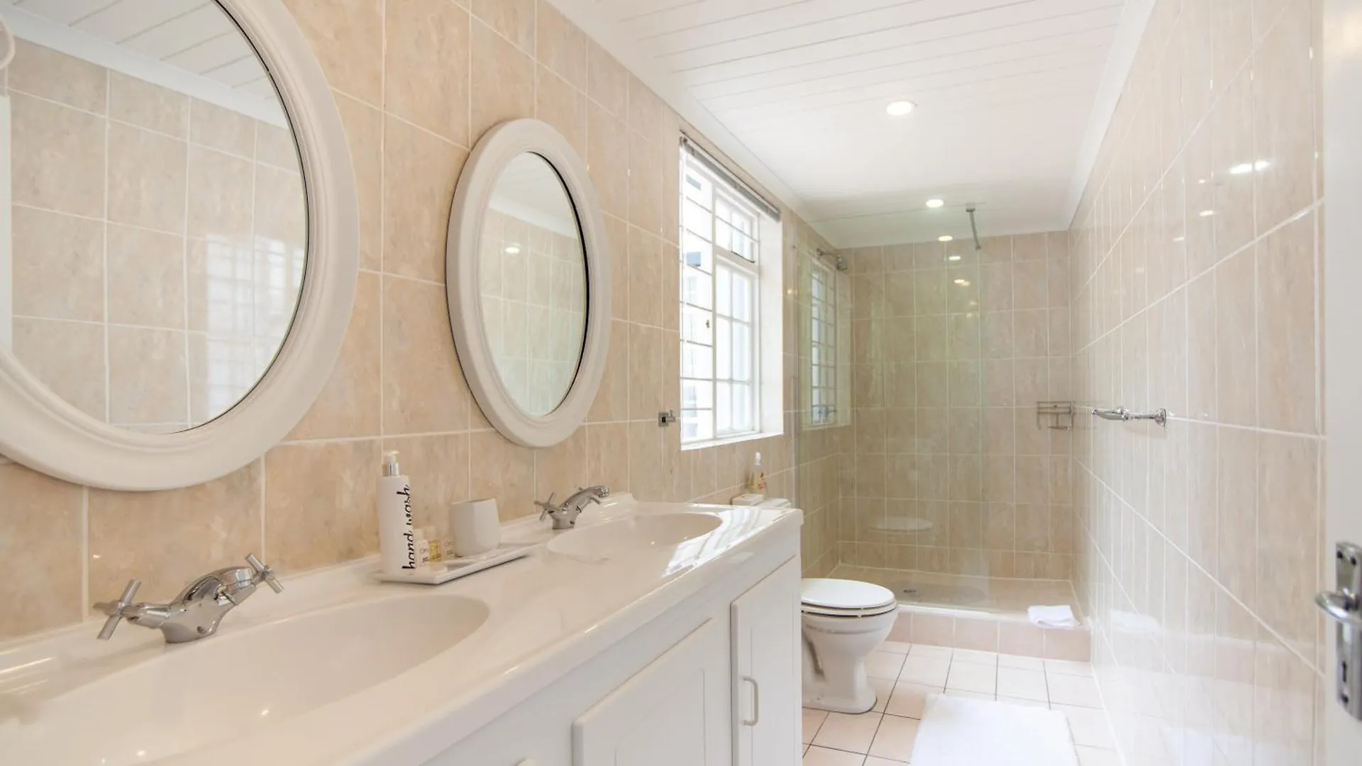 Cosimi Guest House Durbanville 4*,